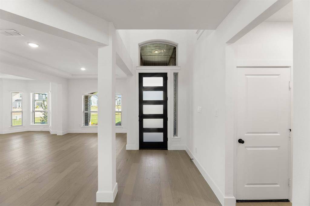 Desoto, TX 75115,721 S Hidden Lakes Drive