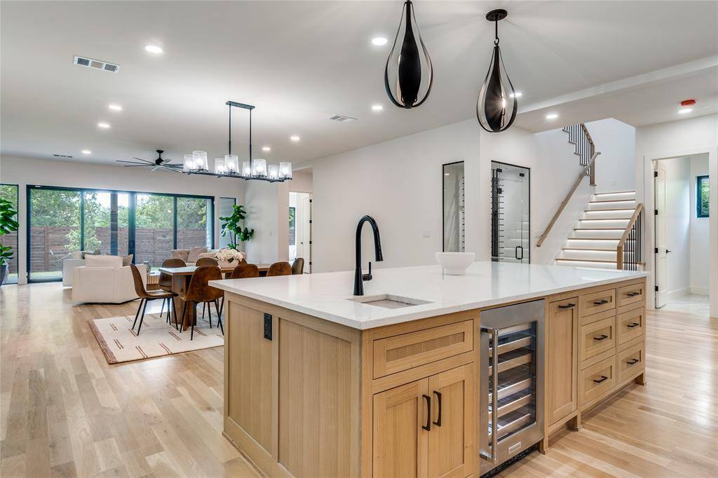 Dallas, TX 75209,8419 Craighill Avenue