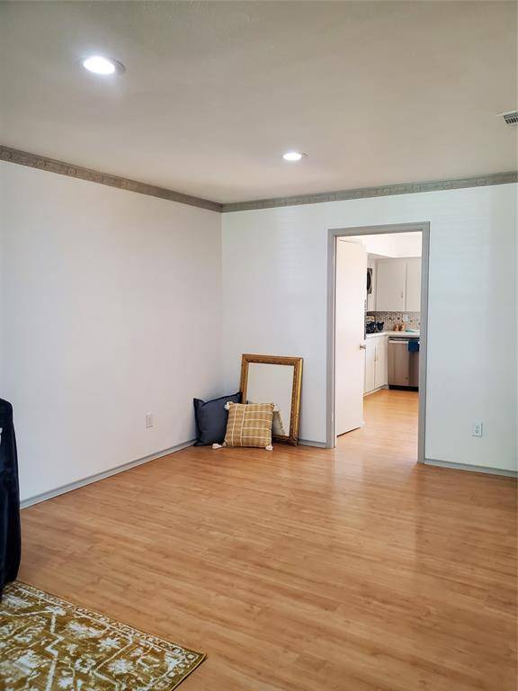 Dallas, TX 75231,7424 Walling Lane