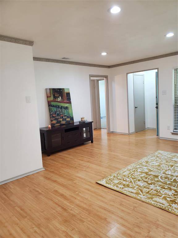 Dallas, TX 75231,7424 Walling Lane