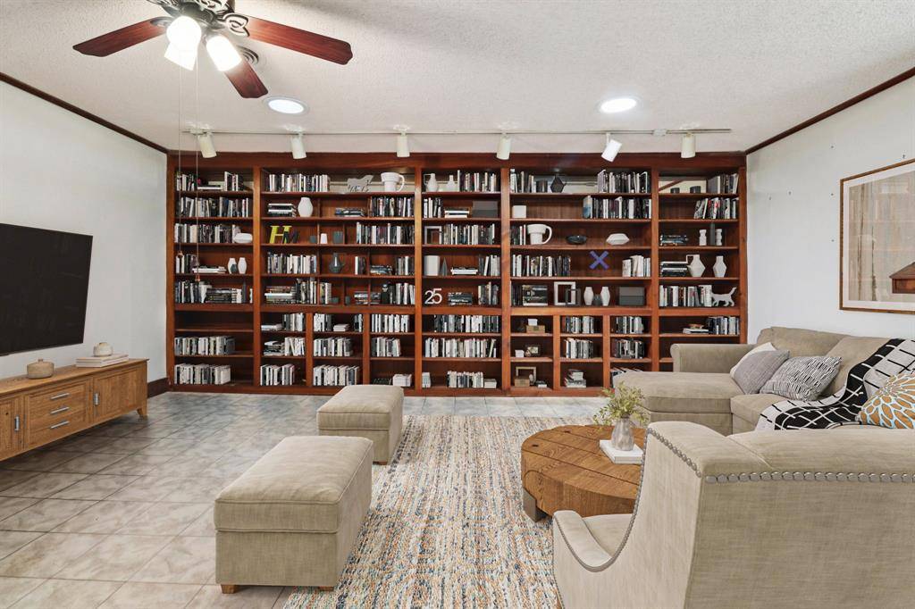 Mansfield, TX 76063,115 N Wisteria Street