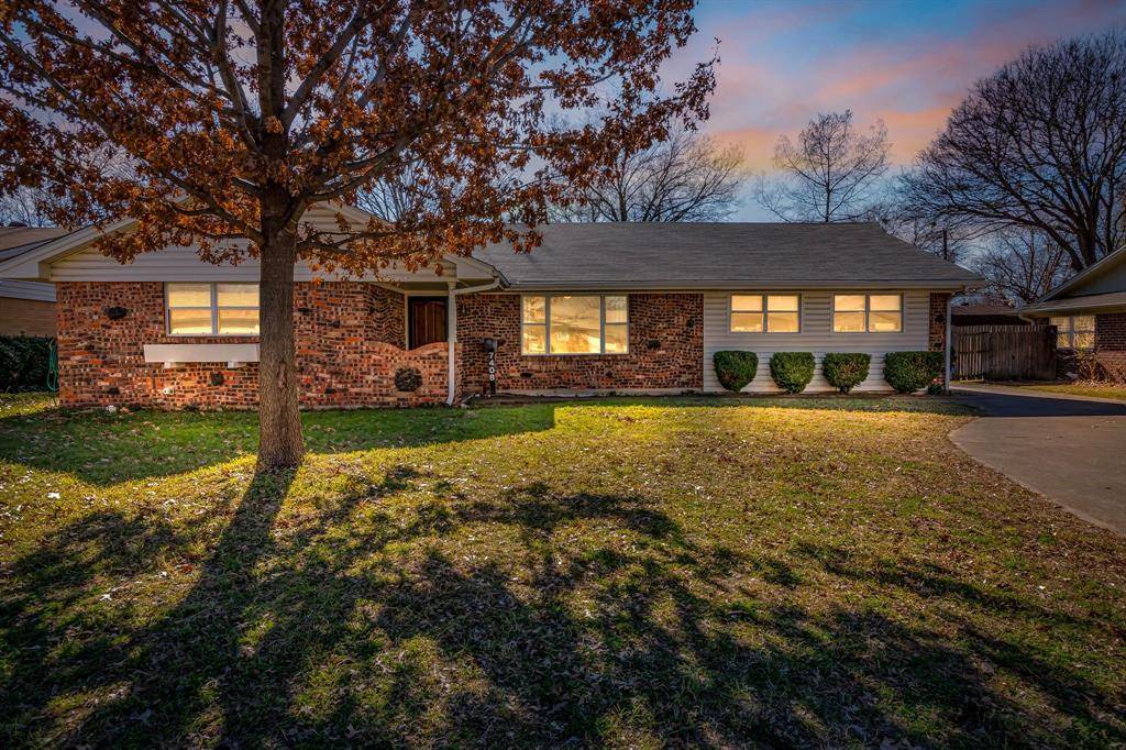 North Richland Hills, TX 76180,7408 Maple Drive