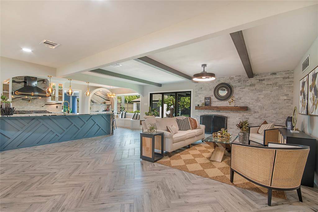 Dallas, TX 75229,3707 Alta Vista Lane