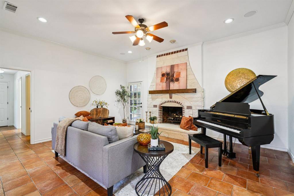 Coppell, TX 75019,439 Greenridge Drive