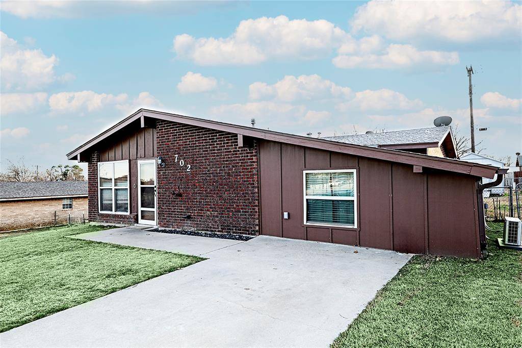 Bowie, TX 76230,702 E Decatur Street