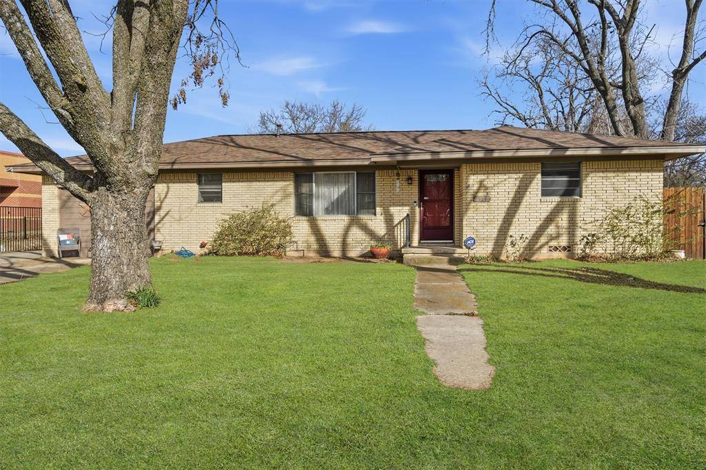 Collinsville, TX 76233,515 Pecan Street