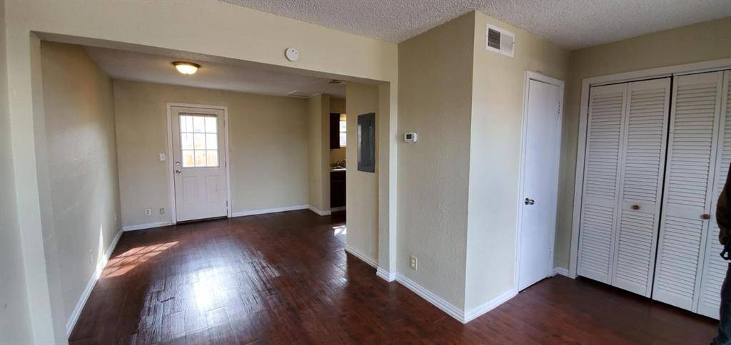 Alvarado, TX 76009,811 N Spears Street #102