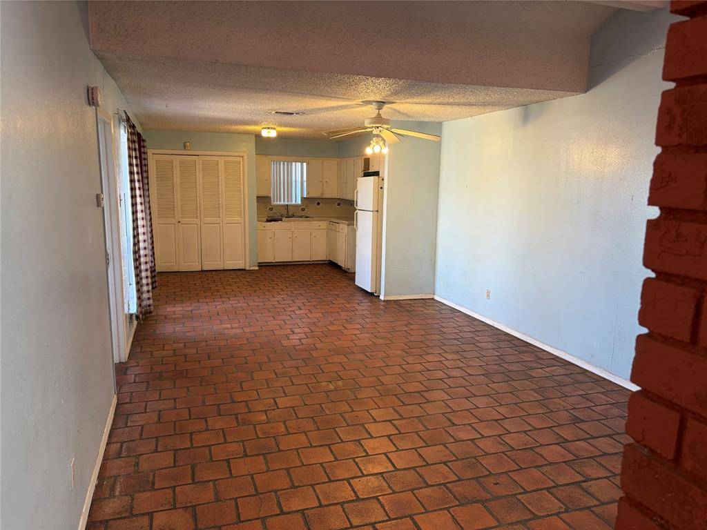 Dallas, TX 75240,13360 Southview Lane