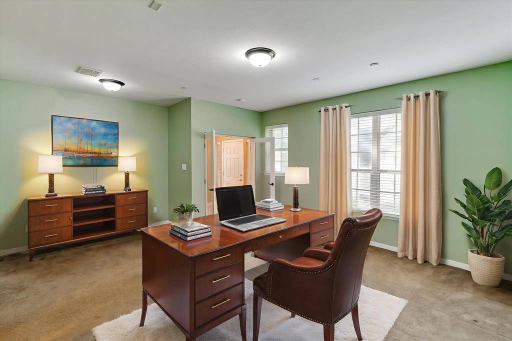 Addison, TX 75001,3912 Amberwood Drive