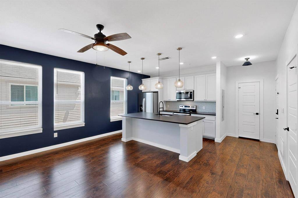 Denton, TX 76201,800 S Welch Street #104