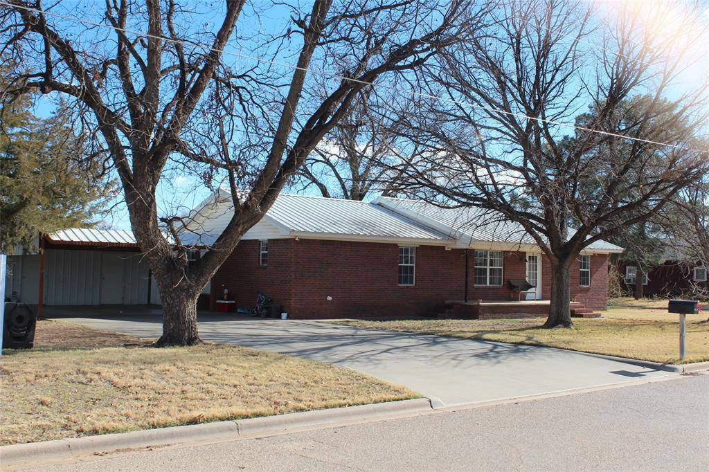 Munday, TX 76371,520 N 5th Avenue