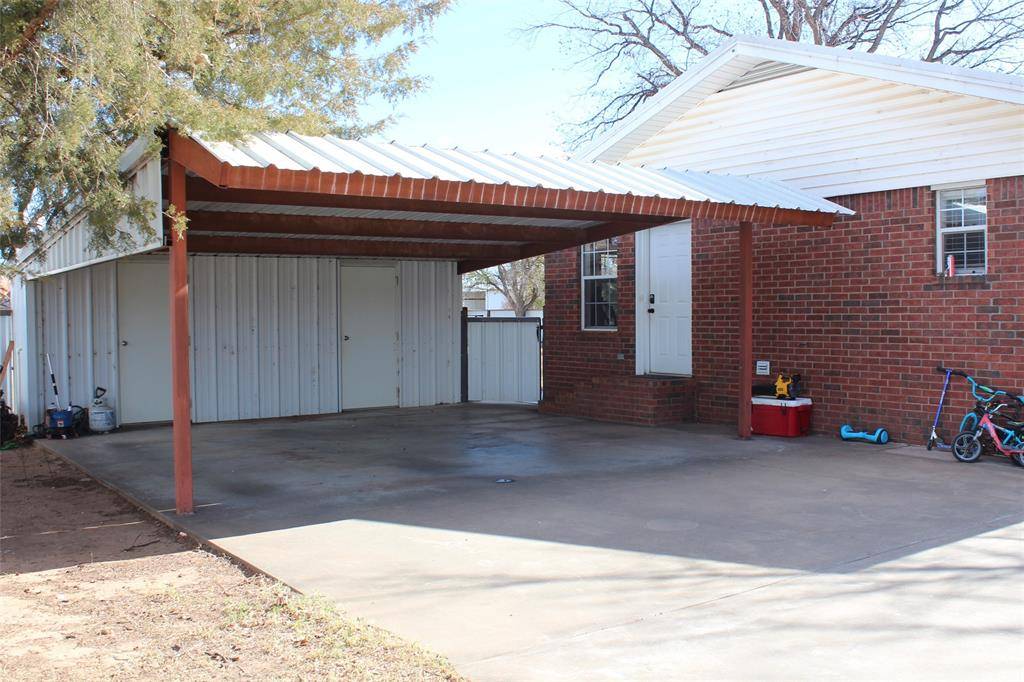 Munday, TX 76371,520 N 5th Avenue