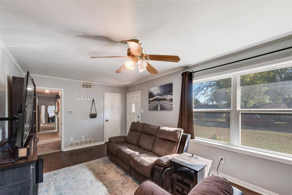 Haltom City, TX 76117,5017 Roxie Street