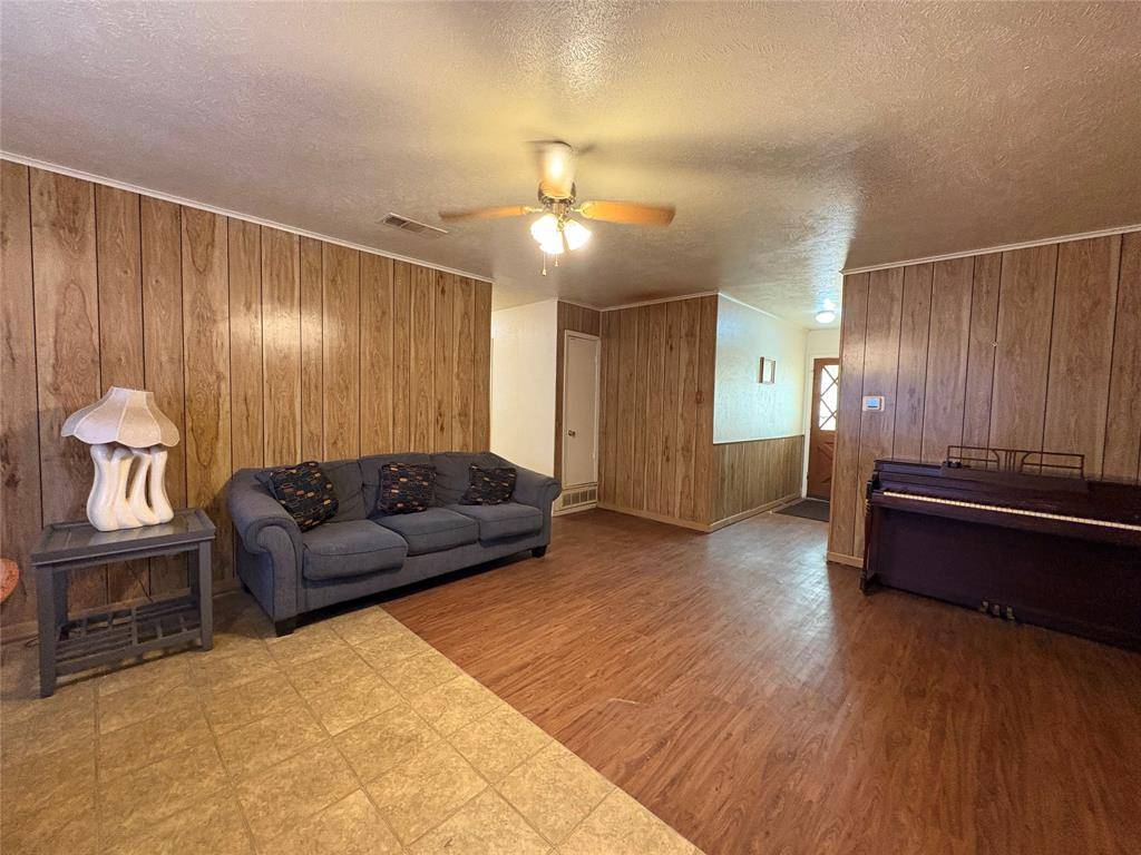 Duncanville, TX 75137,315 Linkmeadow Drive