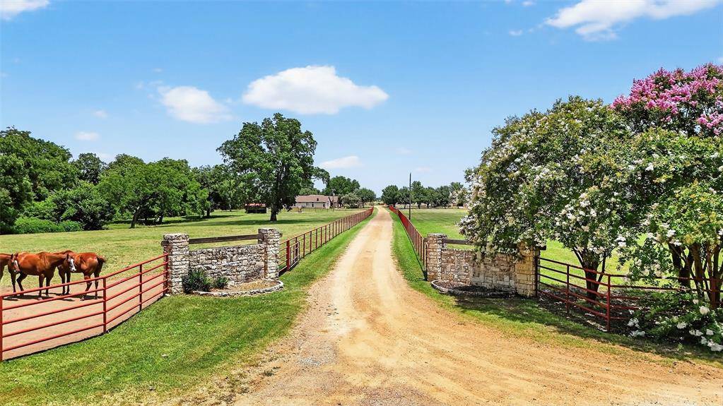 Collinsville, TX 76233,1717 Batey Road