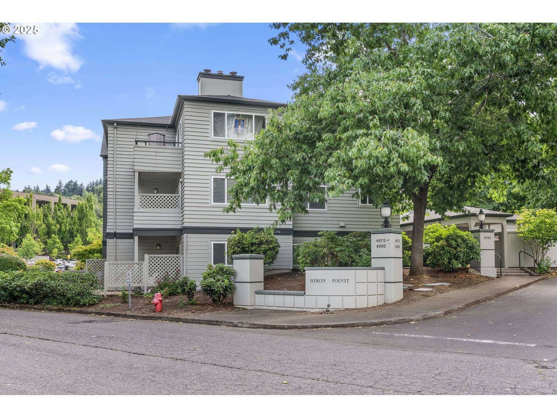 Portland, OR 97239,4980 S LANDING DR #102