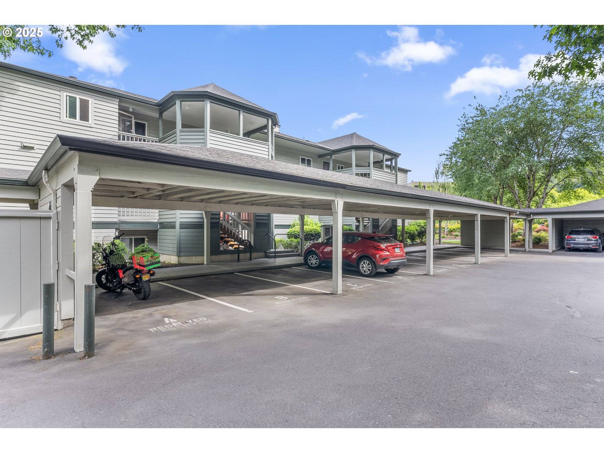 Portland, OR 97239,4980 S LANDING DR #102