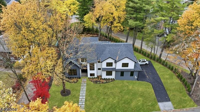 Cresskill Boro, NJ 07626,121 Engle St