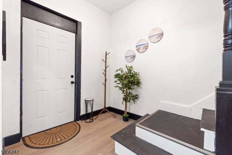 Newark City, NJ 07108,854 S 14Th St