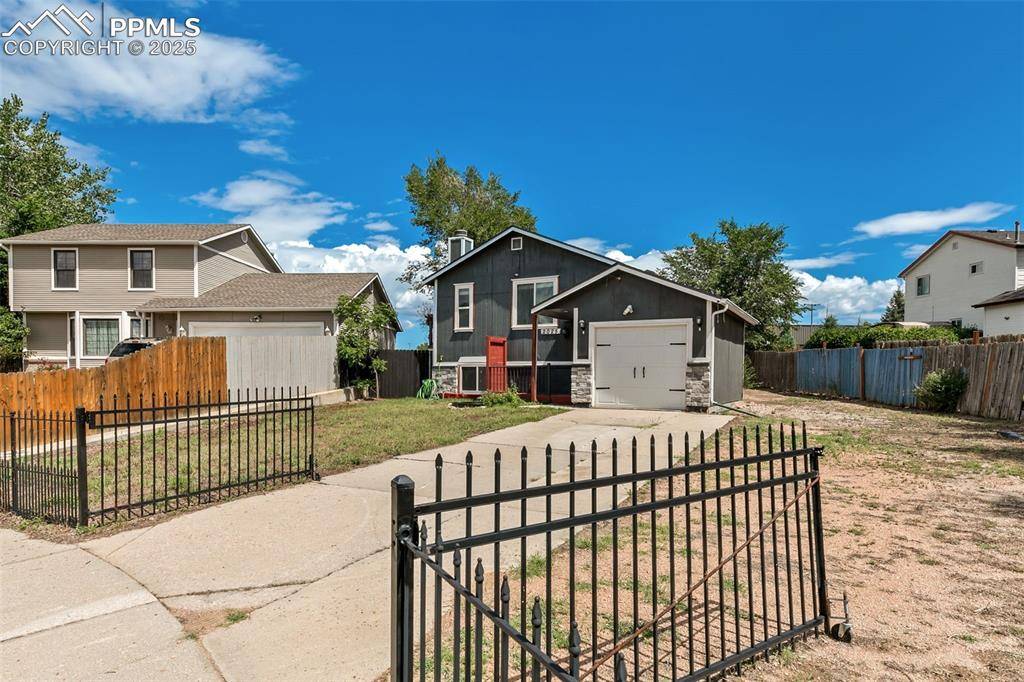 Colorado Springs, CO 80916,2025 Grosbear LN