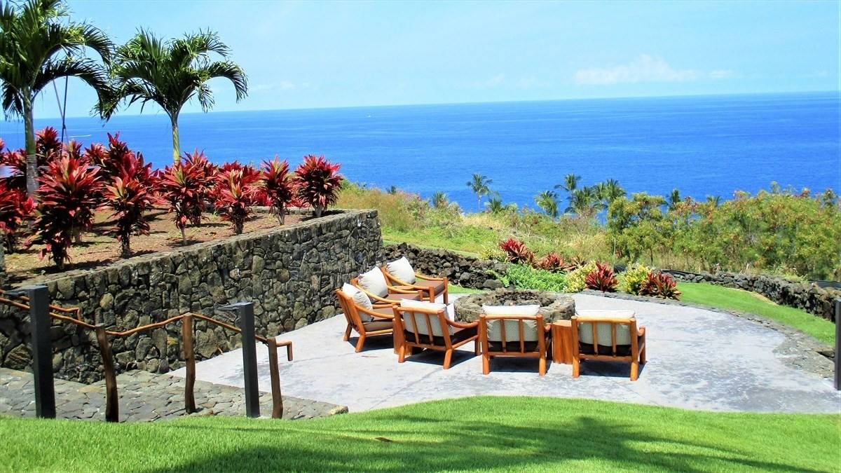 Kealakekua, HI 96750,81-569 KAIUE ST