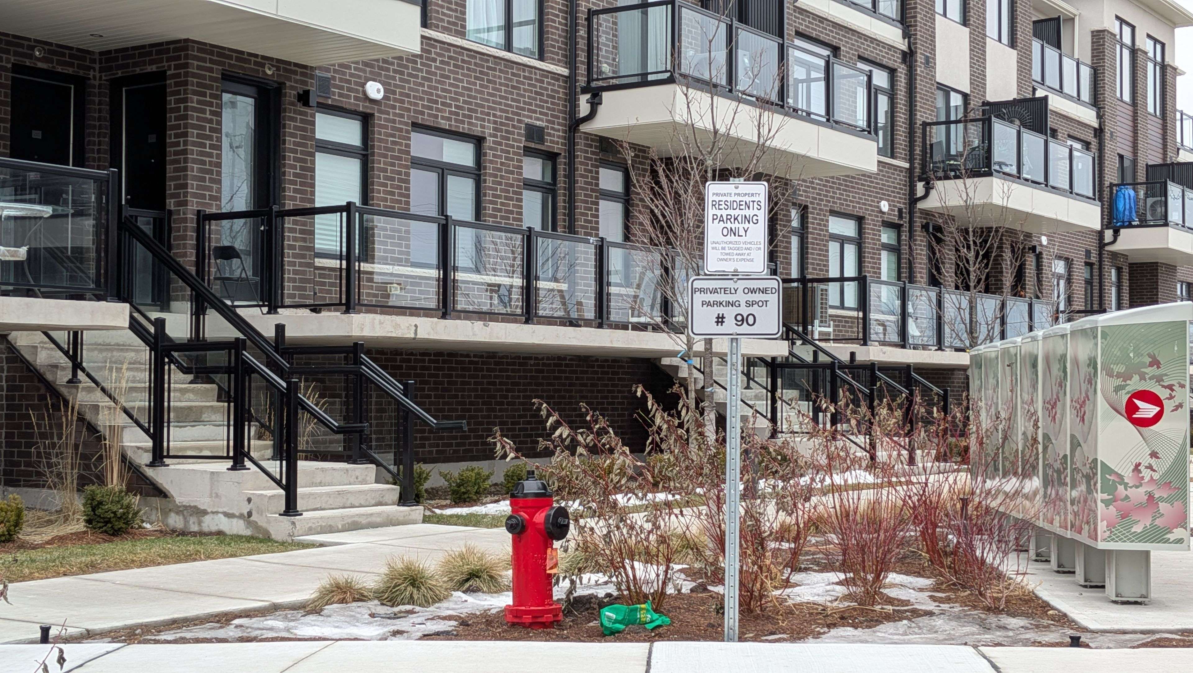 Pickering, ON L1V 0H1,755 Omega DR #319