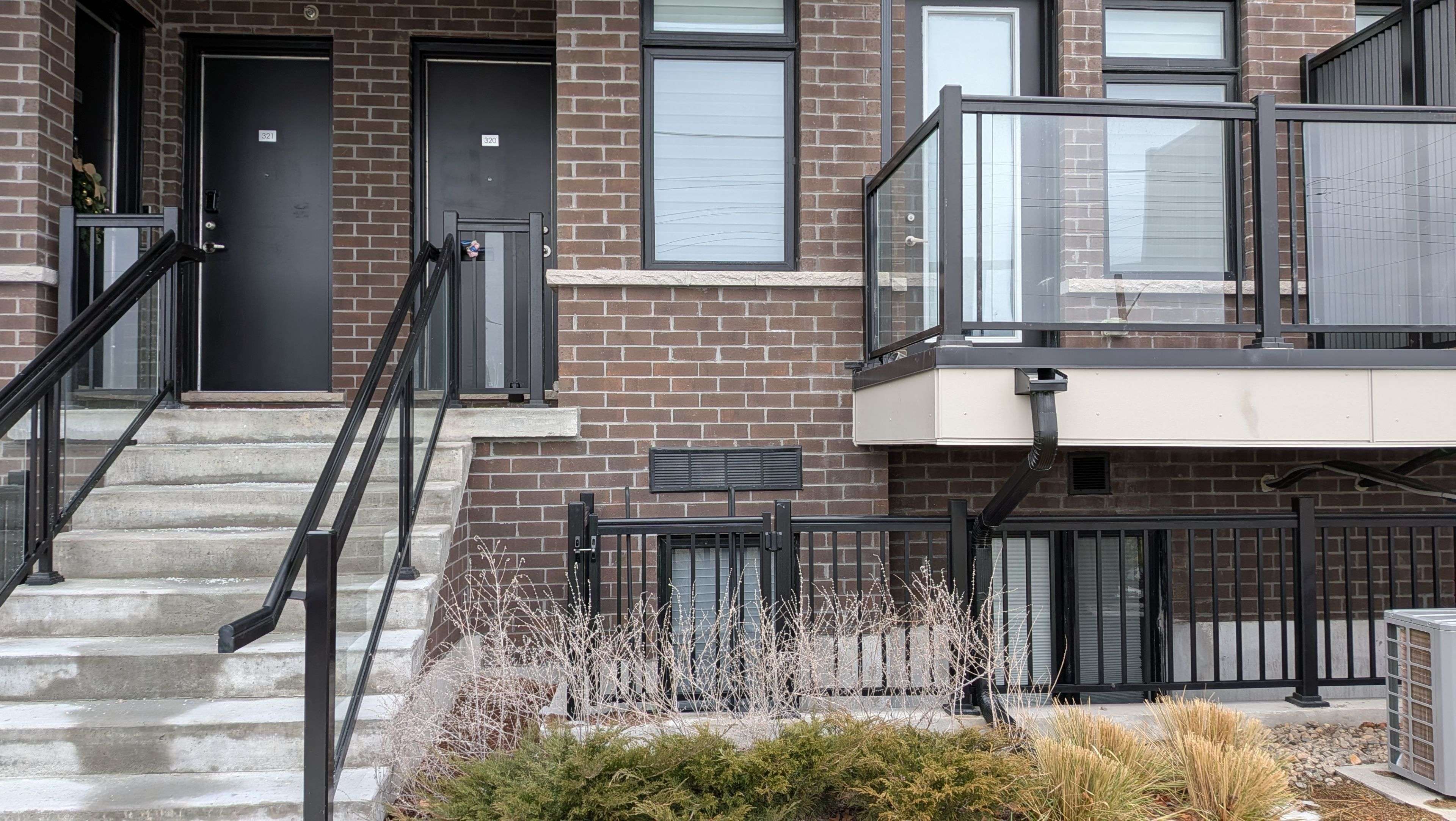 Pickering, ON L1V 0H1,755 Omega DR #319