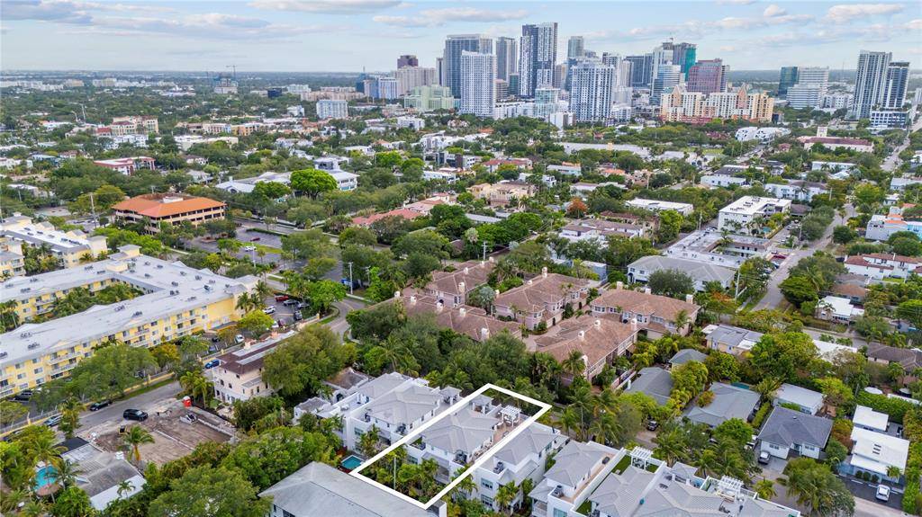 Fort Lauderdale, FL 33301,220 NE 15th  Ave #220