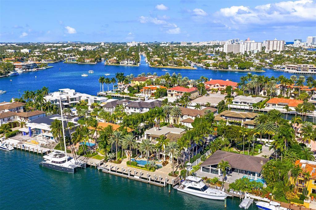 Fort Lauderdale, FL 33316,2430 DEL LAGO DR