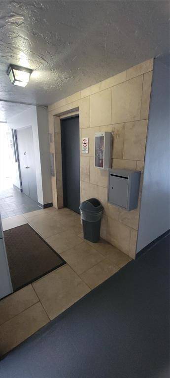 Davie, FL 33324,9421 SW Evergreen Pl #102