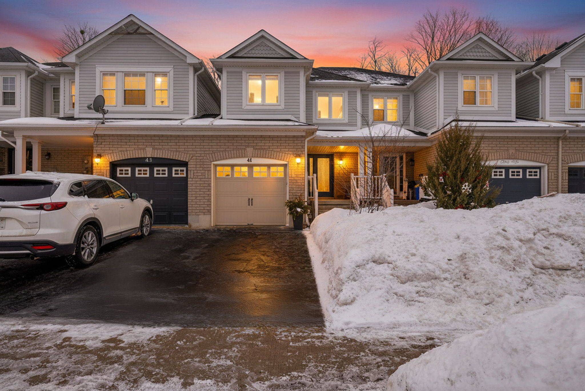 Barrie, ON L4M 0C8,41 Winchester TER