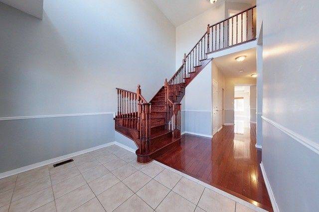 Brampton, ON L6X 0T3,245 Valleyway DR