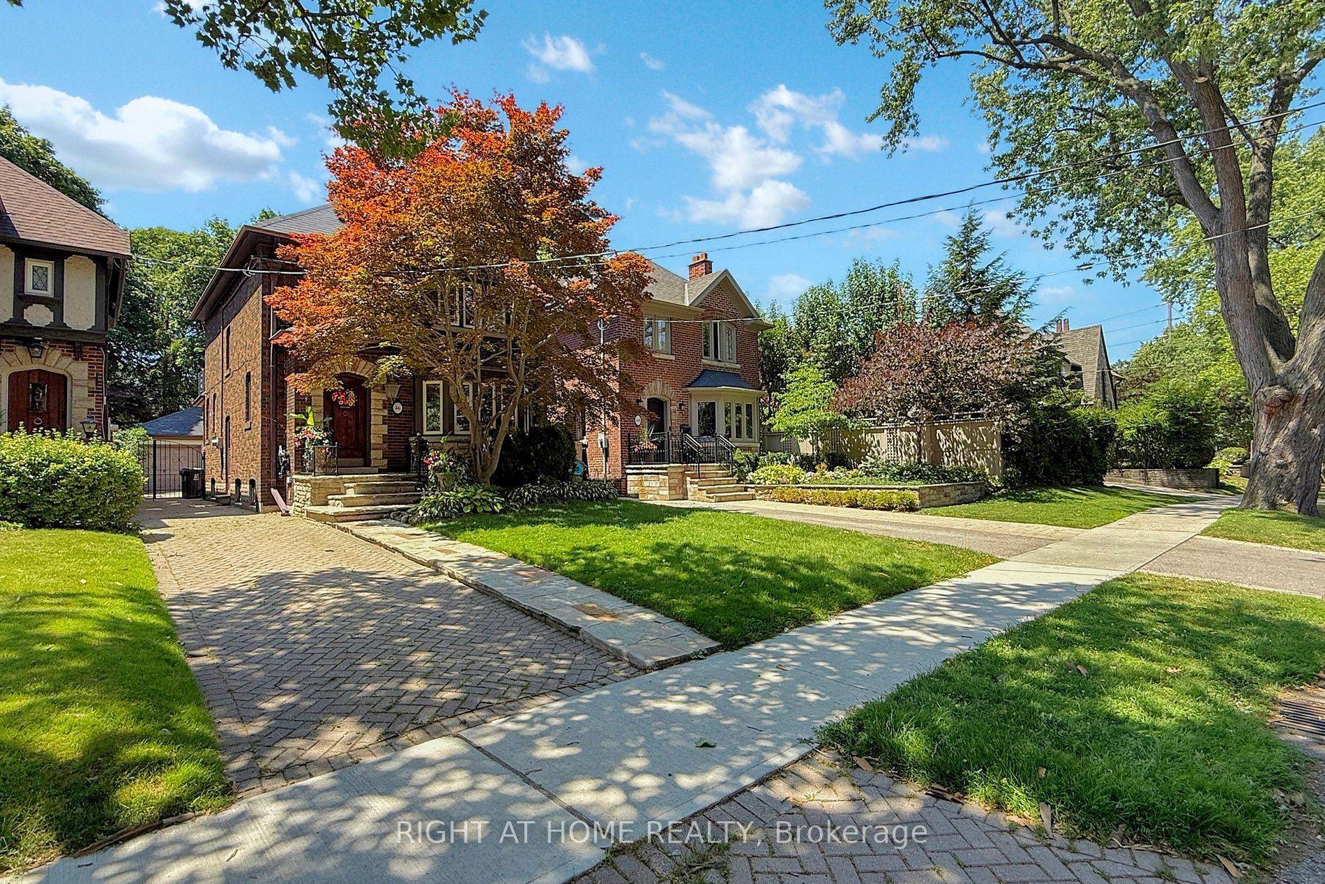 Toronto W08, ON M8X 2J4,46 Jackson AVE