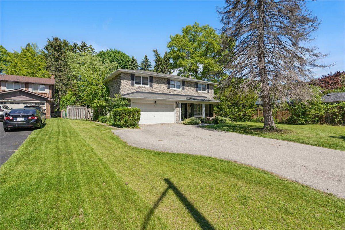 Mississauga, ON L5H 2C1,1571 Yew ST