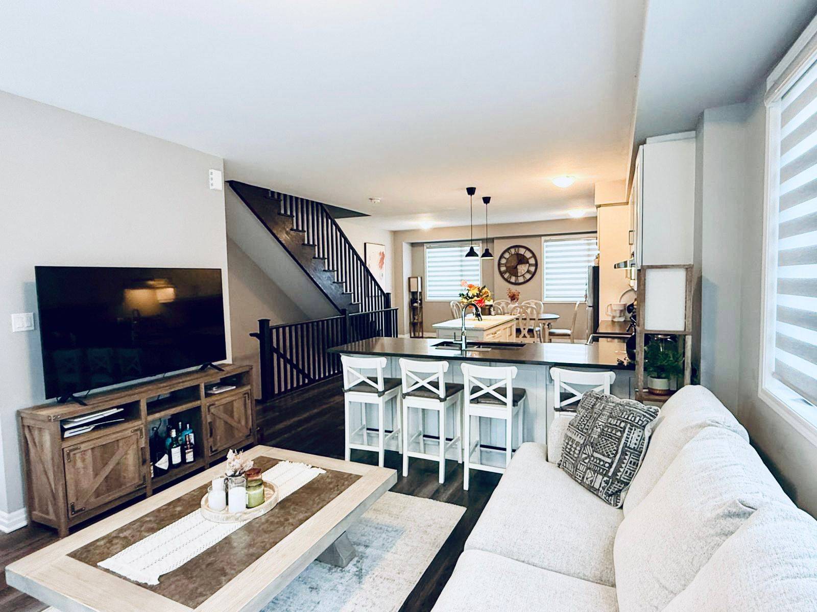 Oakville, ON L6M 5N5,60 Kaitting TRL