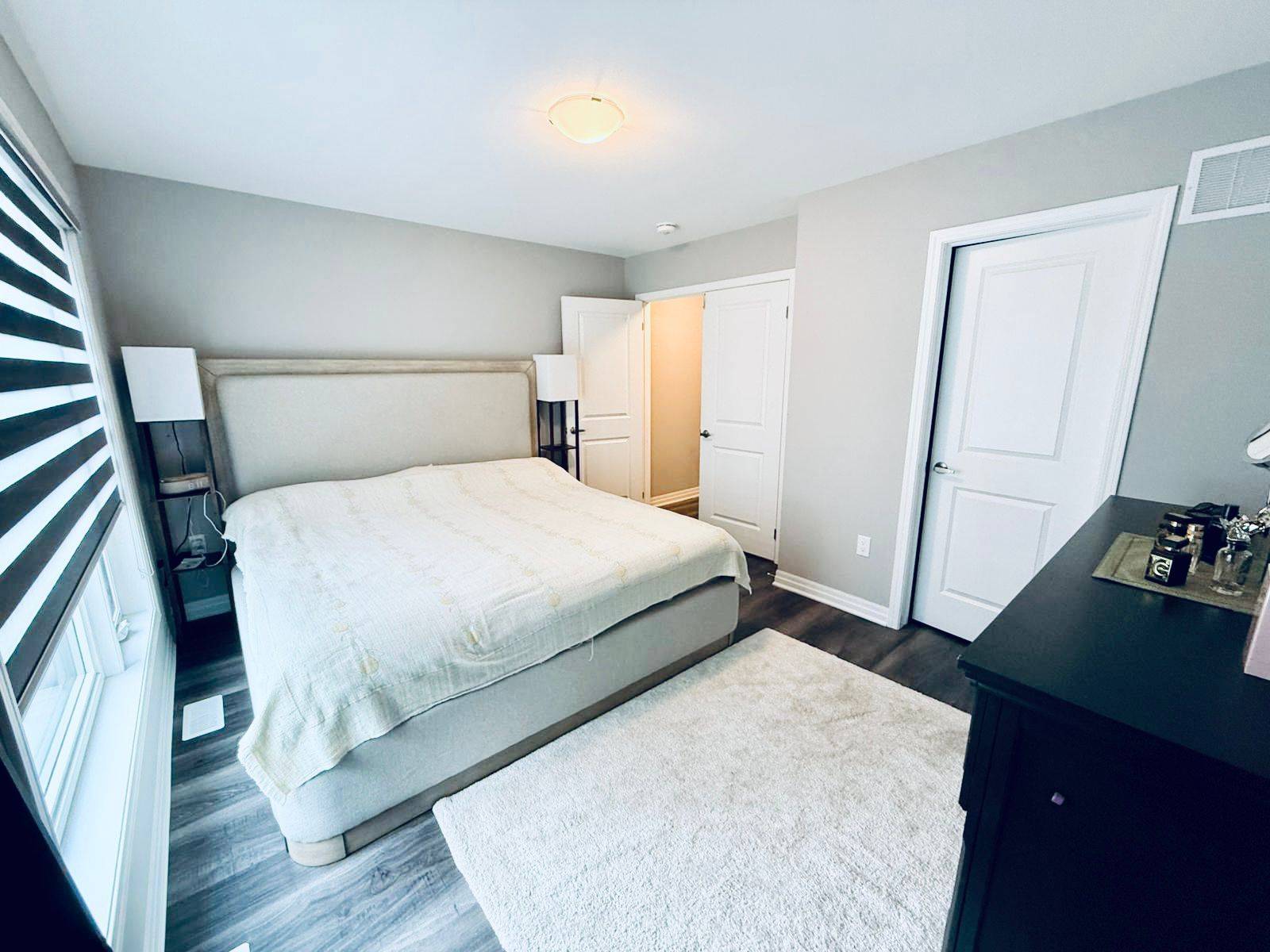 Oakville, ON L6M 5N5,60 Kaitting TRL