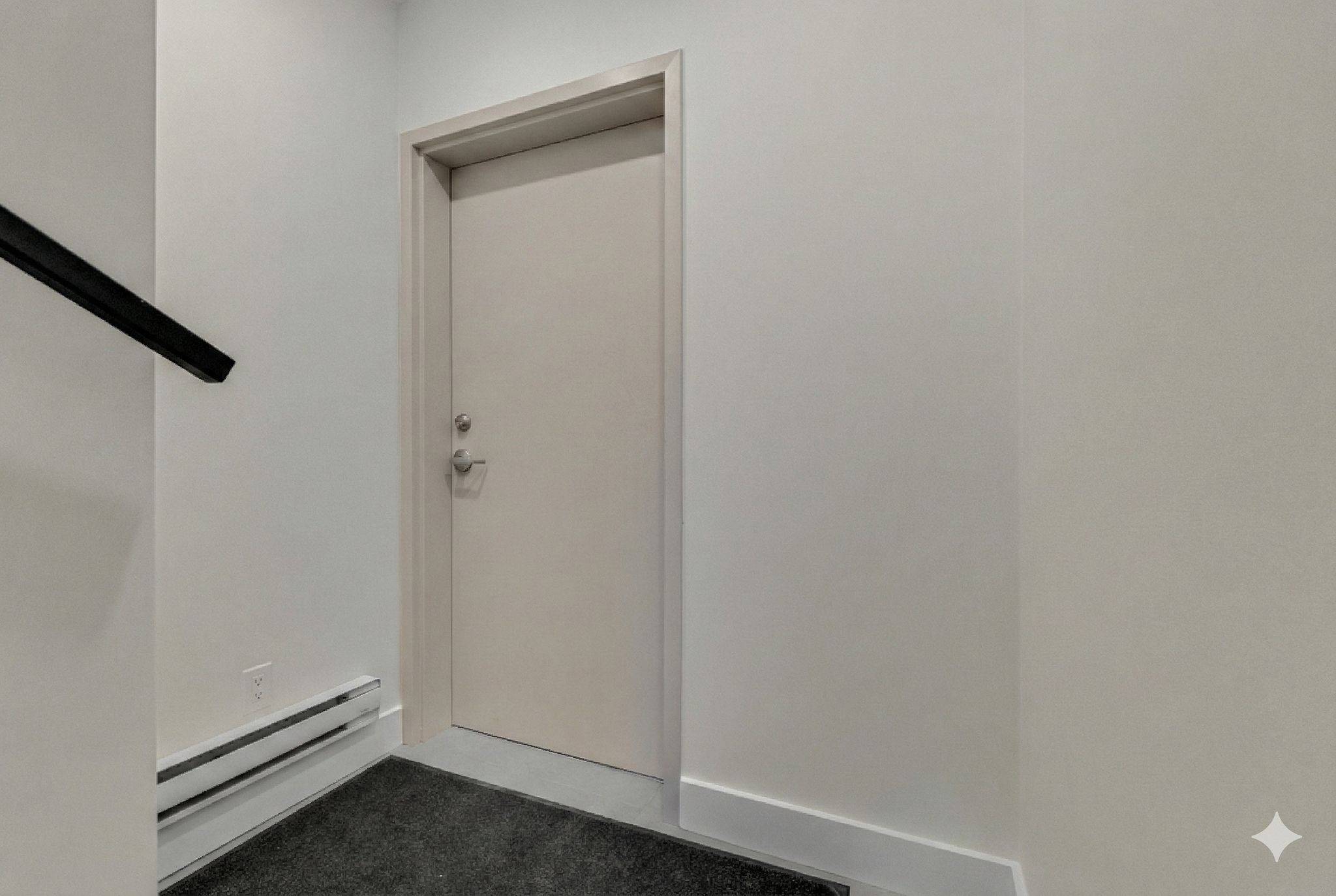 Toronto W03, ON M6E 4M4,625 Harvie AVE #01