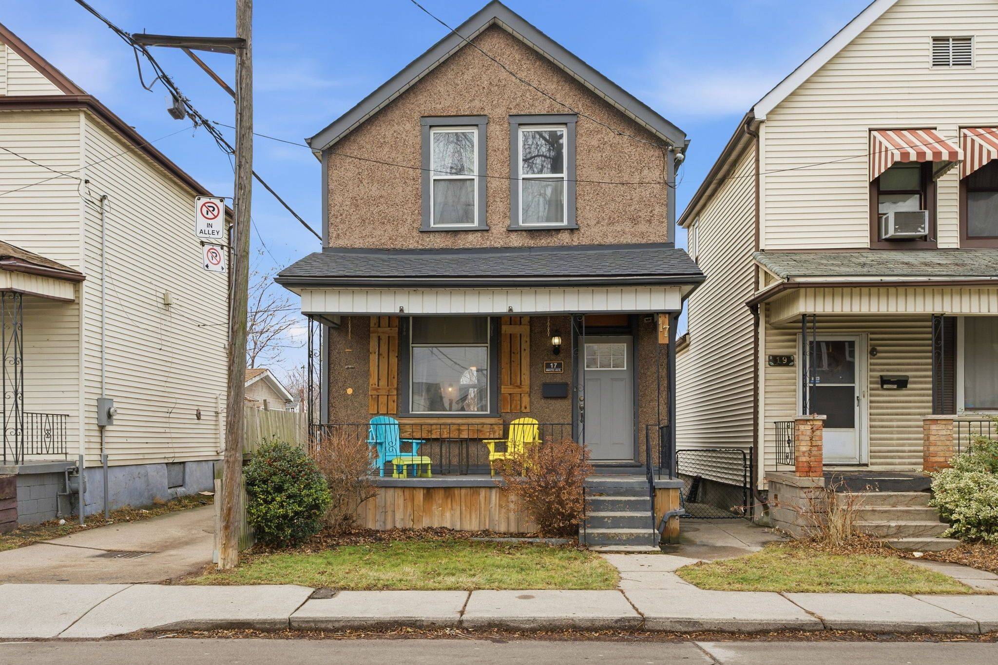 Hamilton, ON L8L 6E1,17 Minto AVE