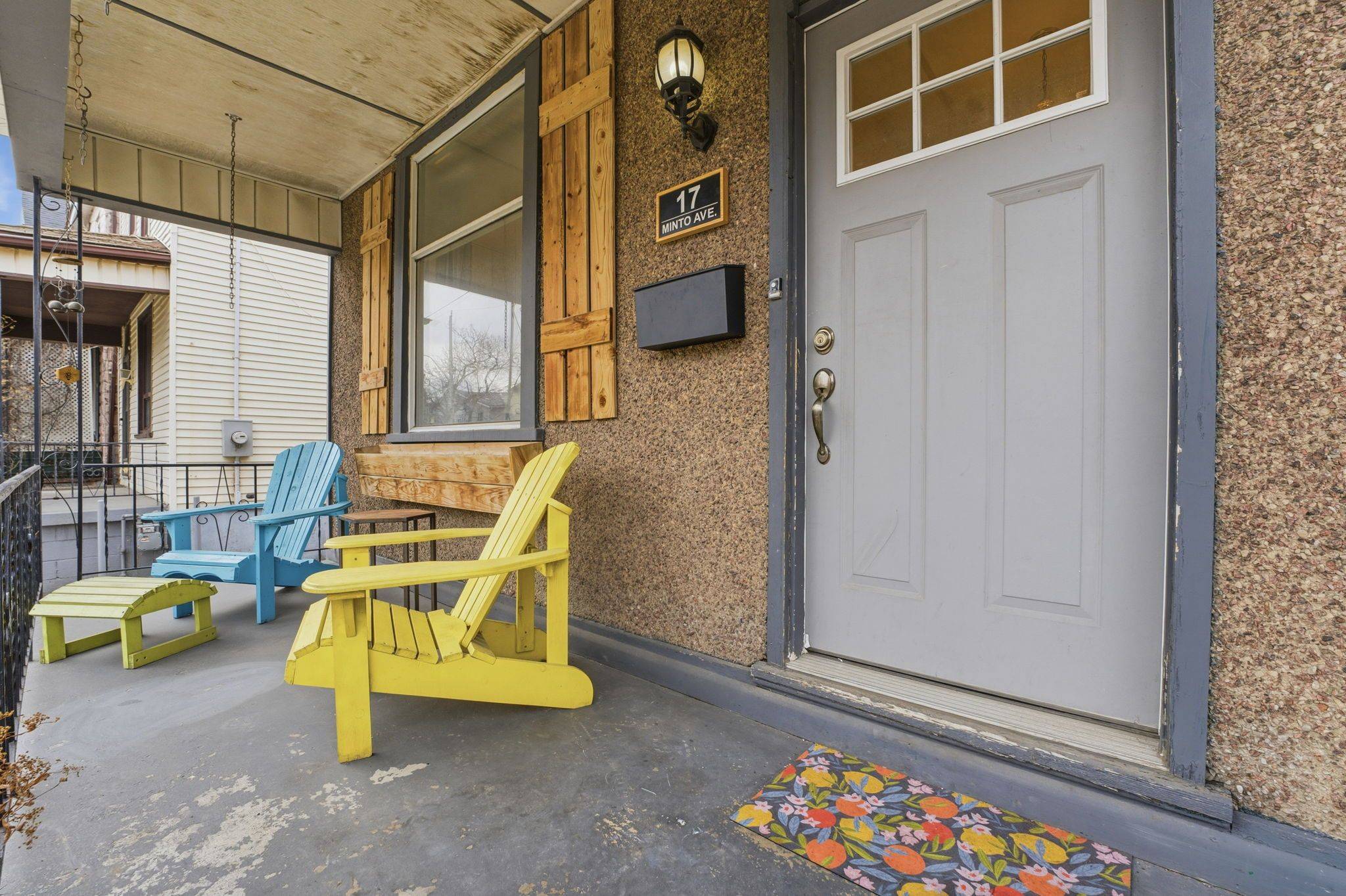 Hamilton, ON L8L 6E1,17 Minto AVE