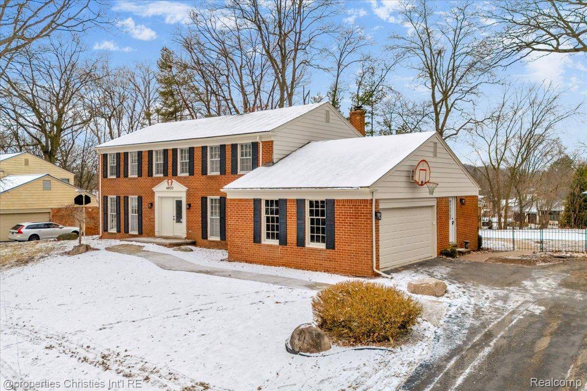 West Bloomfield, MI 48323,4970 Hardwoods DR