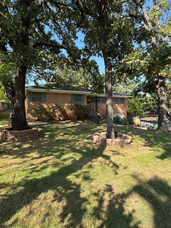 Denison, TX 75020,1315 W Hull Street