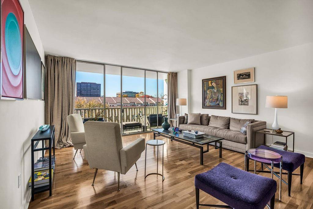 Dallas, TX 75219,3701 Turtle Creek Boulevard #5H