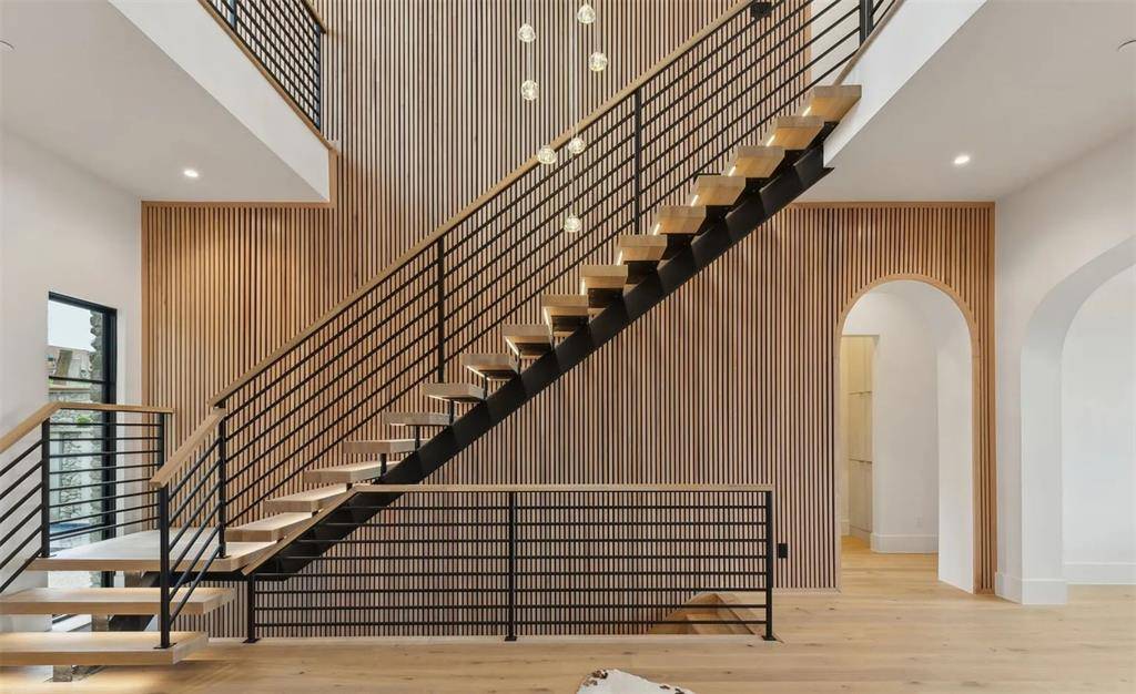 Dallas, TX 75240,13714 Trail Creek Place