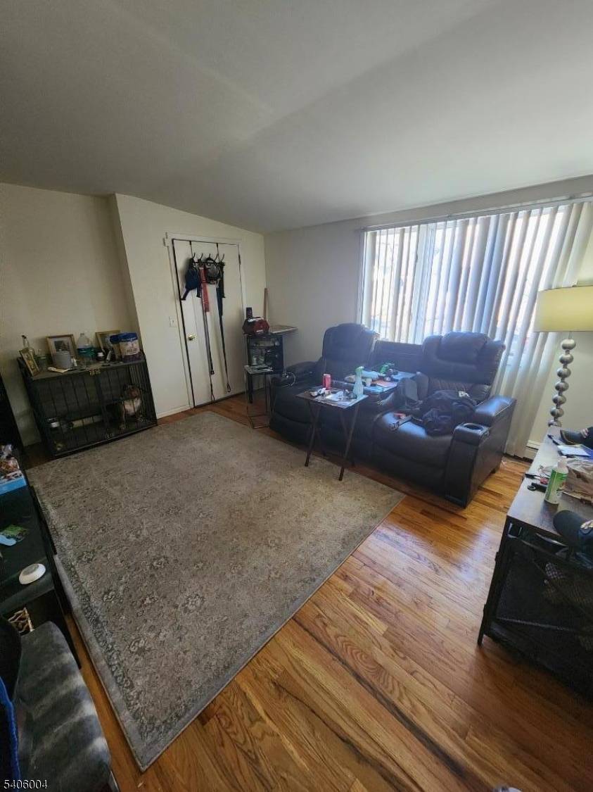 Linden City, NJ 07036,1310 E Henry St