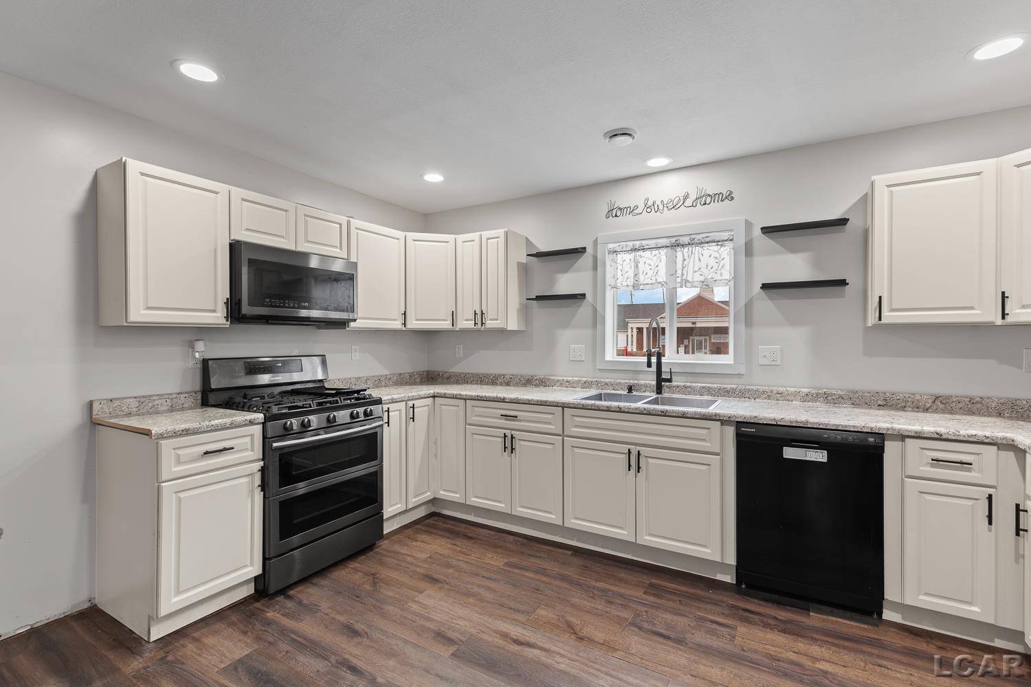 Addison, MI 49220,201 S Talbot Street ST