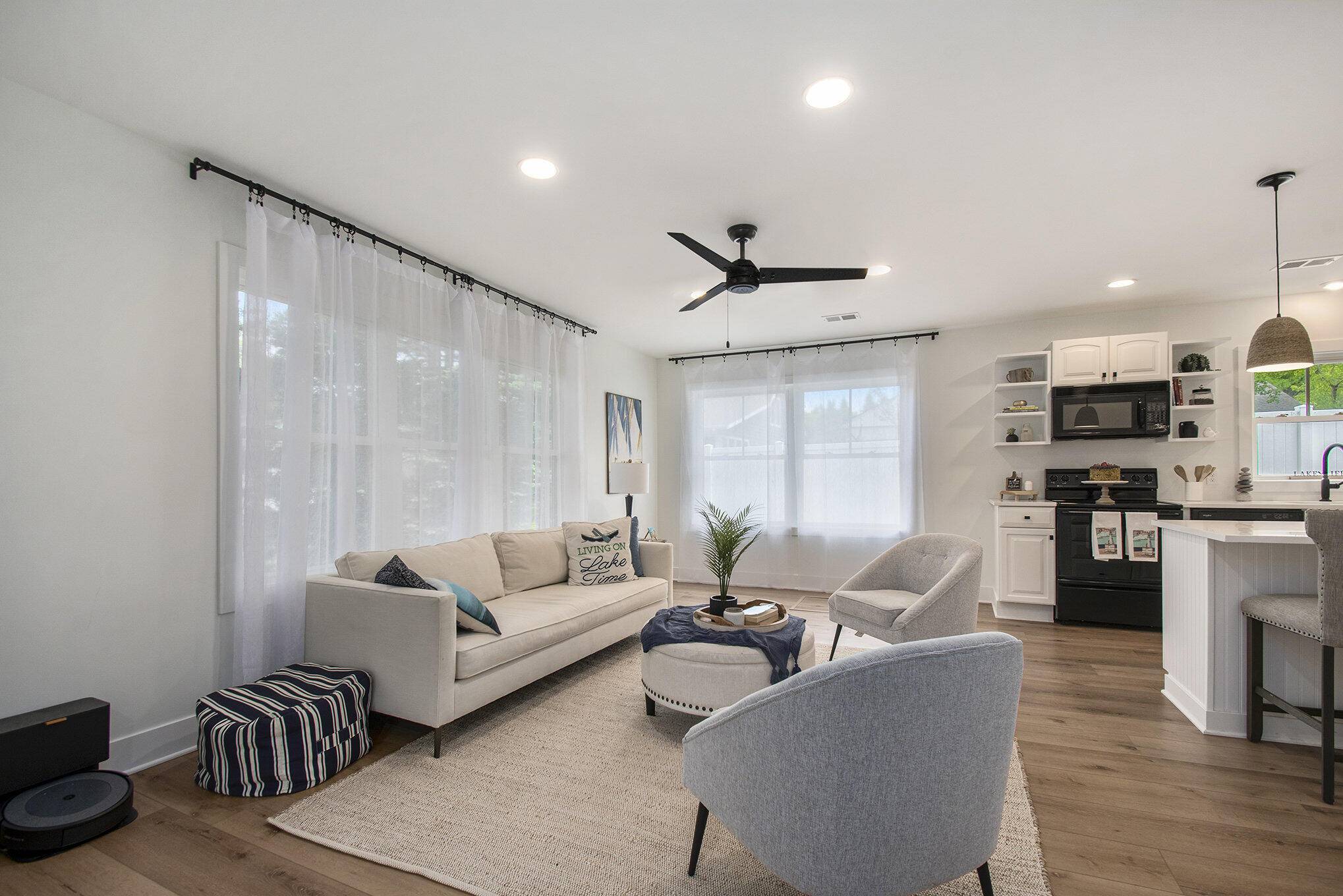 New Buffalo, MI 49117,121 S Barker ST