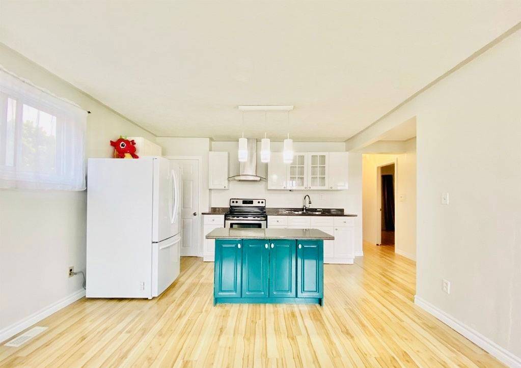 Oshawa, ON L1J 5M1,128 Stevenson RD S #Main