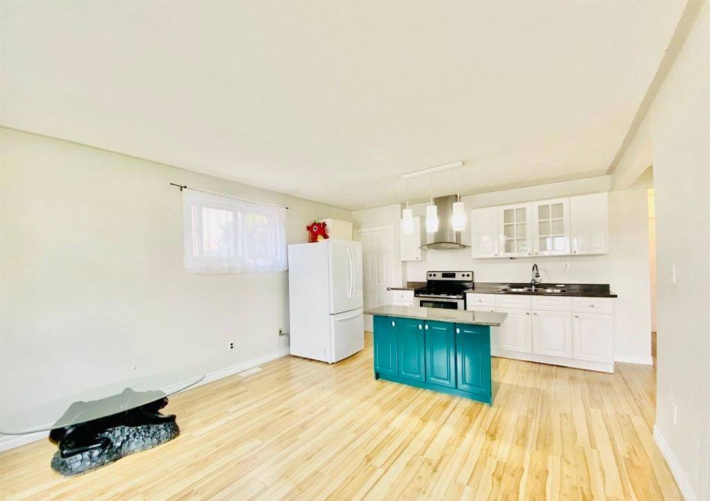 Oshawa, ON L1J 5M1,128 Stevenson RD S #Main