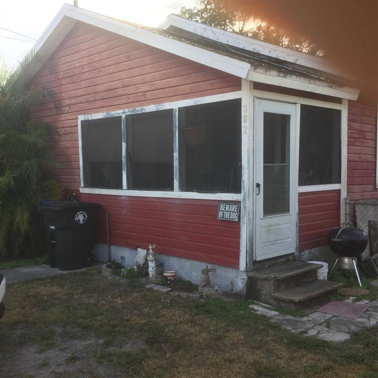 Moore Haven, FL 33471,302 3rd St