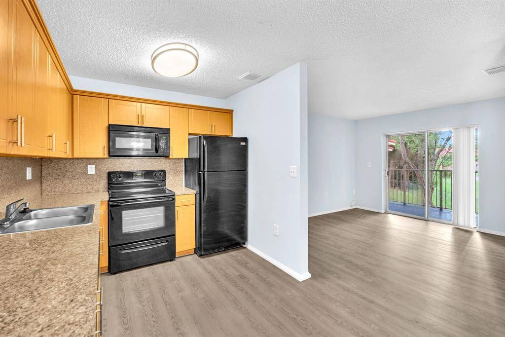 Hialeah, FL 33015,6881 NW 173rd Dr #J-204